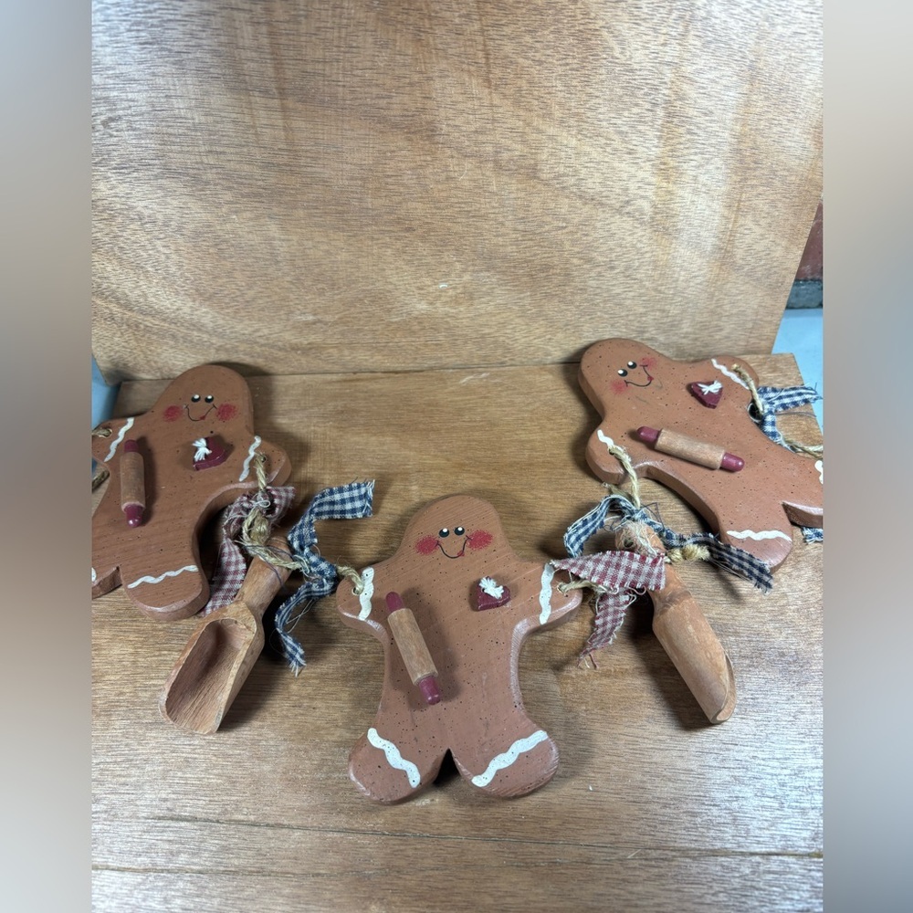 Rustic Gingerbread Holiday Garland